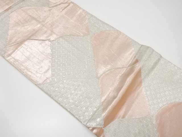 瓦に古典柄織り出し袋帯